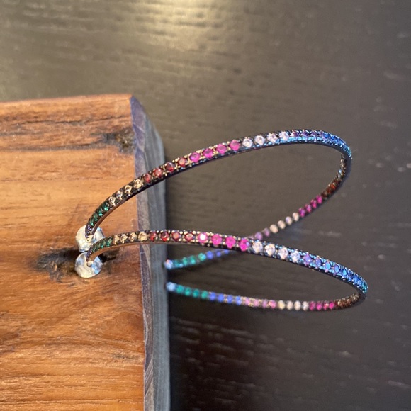 NEW! Rainbow hoops in rhodium - Picture 2 of 9